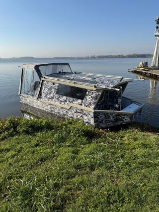 Prodám úplně novou hliníkovou loď, může plout na Novomlýnských nádržích s držitelem průkazu VMP nebo se slabším motorem...